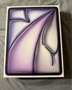 Apple IPad Air 13” (2025, M3) unlocked - Like New