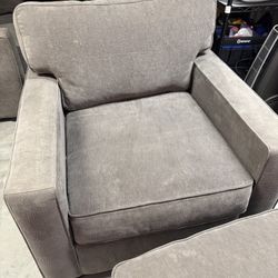 Arm Chair With Ottoman 