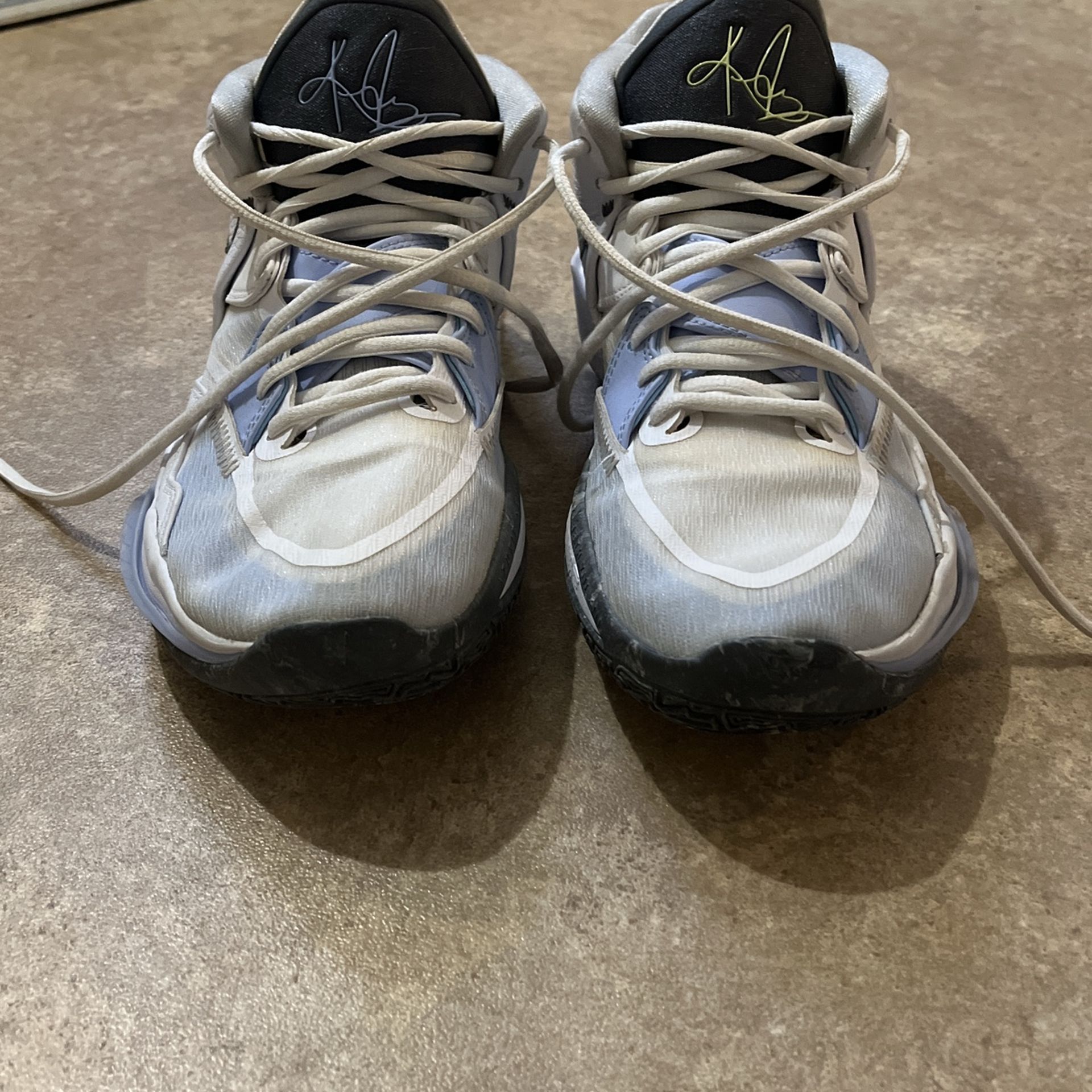 Nike Kyries