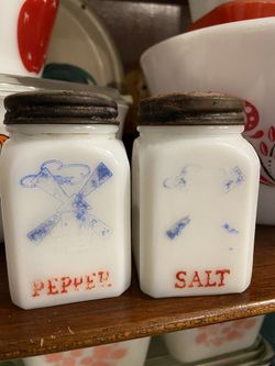Vintage Shakers Milk Glass With Lids  