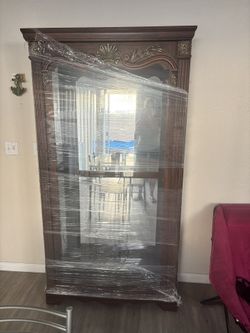 Pulaski Curio Cabinet 