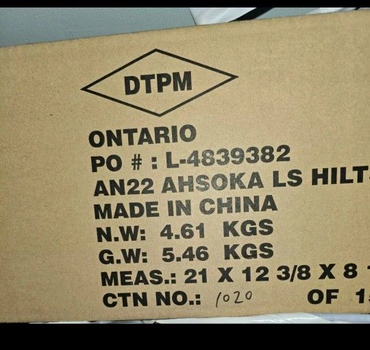 Disneyland Star Wars Ahsoka Hilts Limited Edition 6000 Seal In Factory Warehouse Box