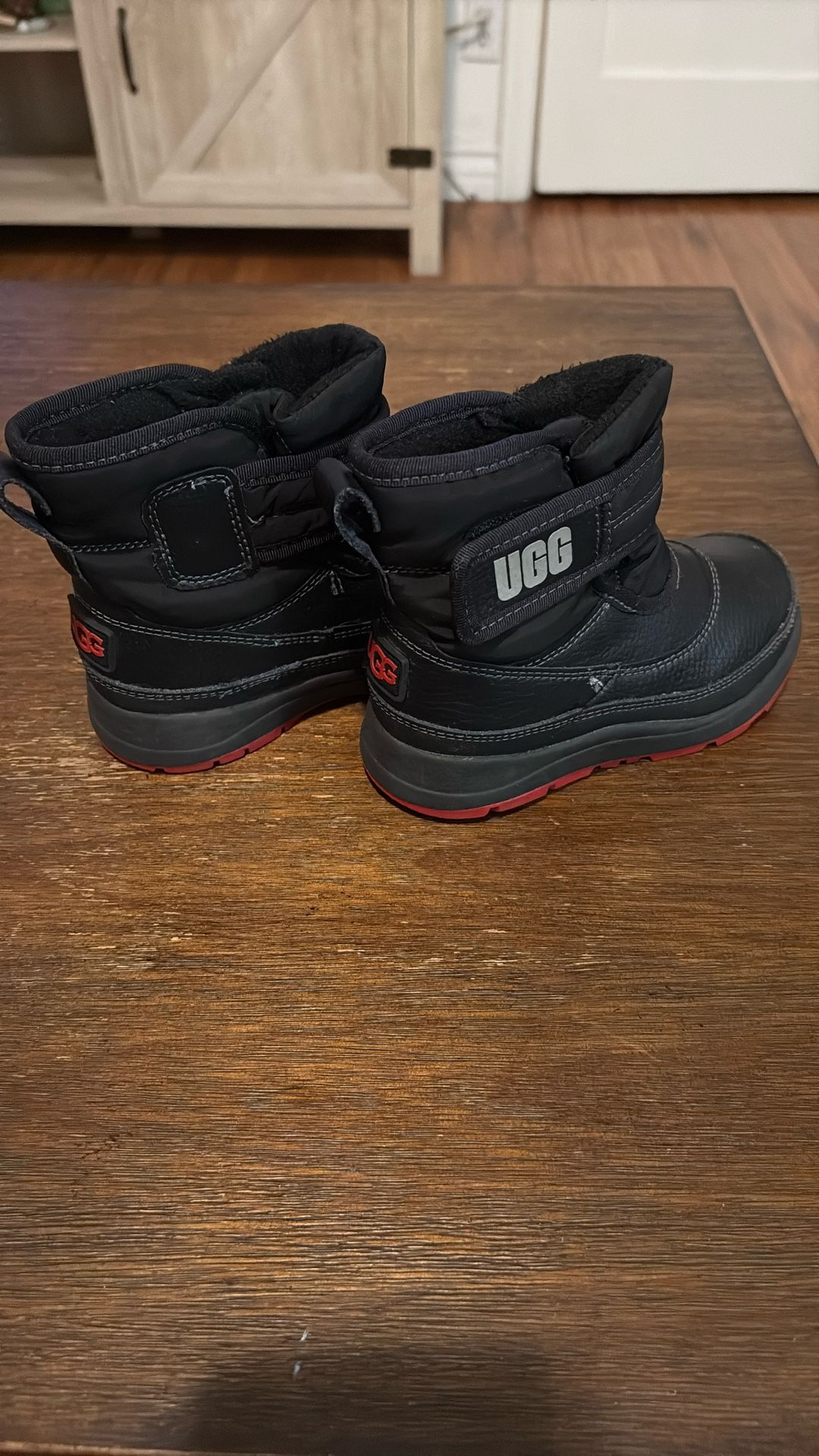 UGG BOOTS