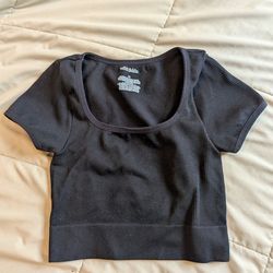 XS Very Cropped Black Tee