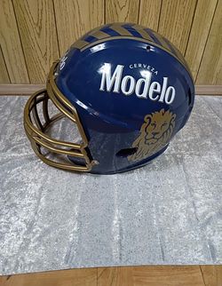Modelo football helmet