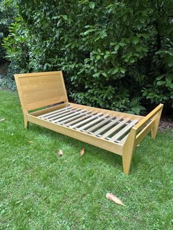 Crate And Barrel/ Land Of Nod Oak Wood Sleigh Bed  Twin  Frame - Beautiful!