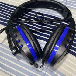 Blue gaming headphones 