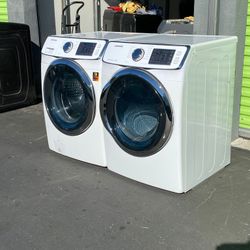 Samsung Front Load Washer And Stackable Gas Dryer Set