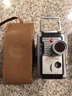 Brownie Movie Camera f/2.7 MANUFACTURER: Kodak Ltd. USA after 1956 by Kodak Ltd. UK. INTRODUCTION DATE: 2/51 PRODUCTION DATES: 1956 STANDARD LENSES:
