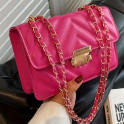 NEW HOT PINK COLOR PURSE 👛 PRICE HAS BEEN REDUCED & FIRM!! 