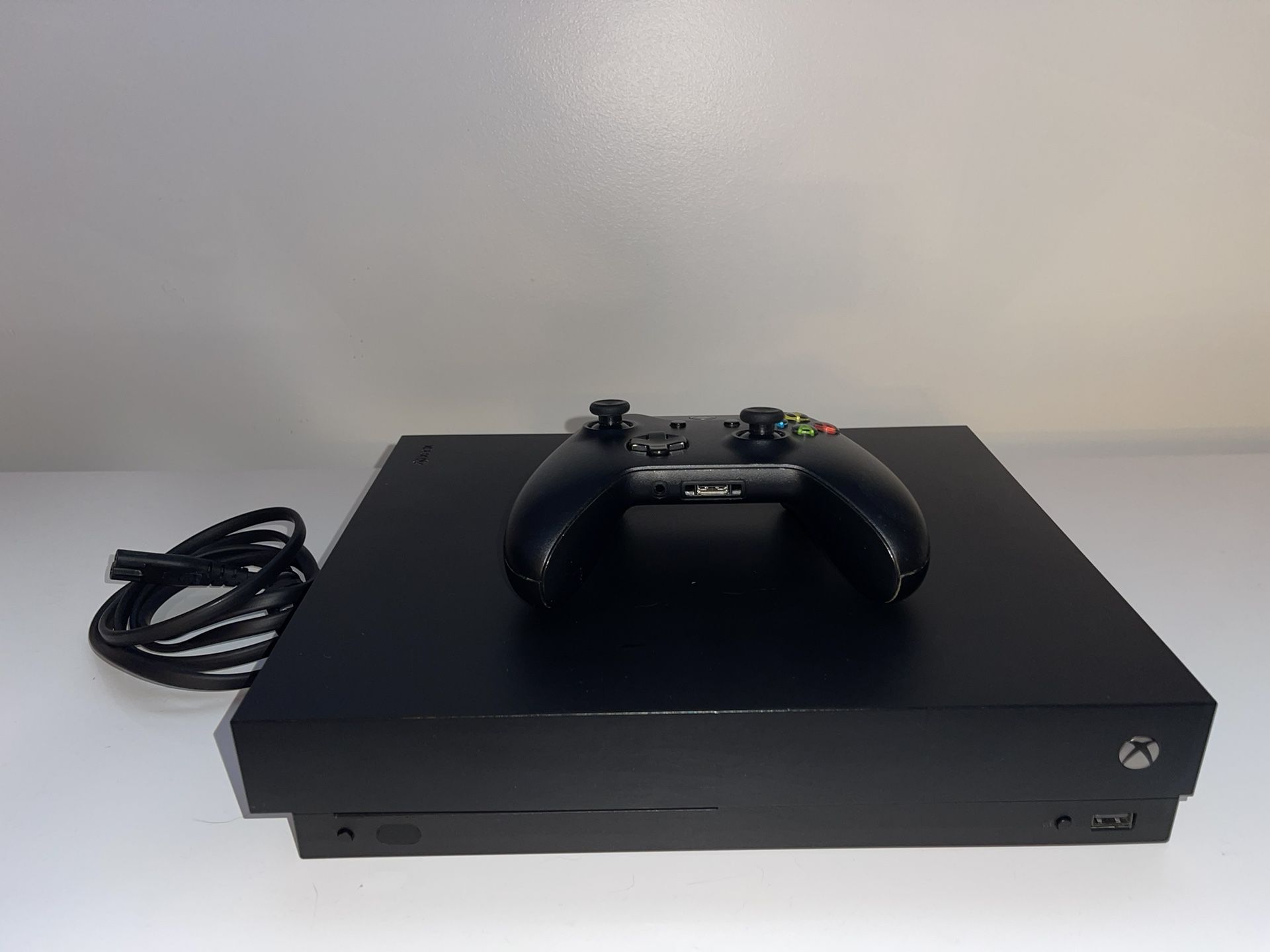 Xbox One X 1TB - Price Firm