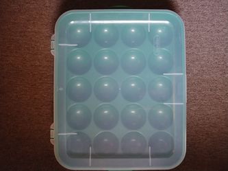 1 sterilite Christmas ornament case