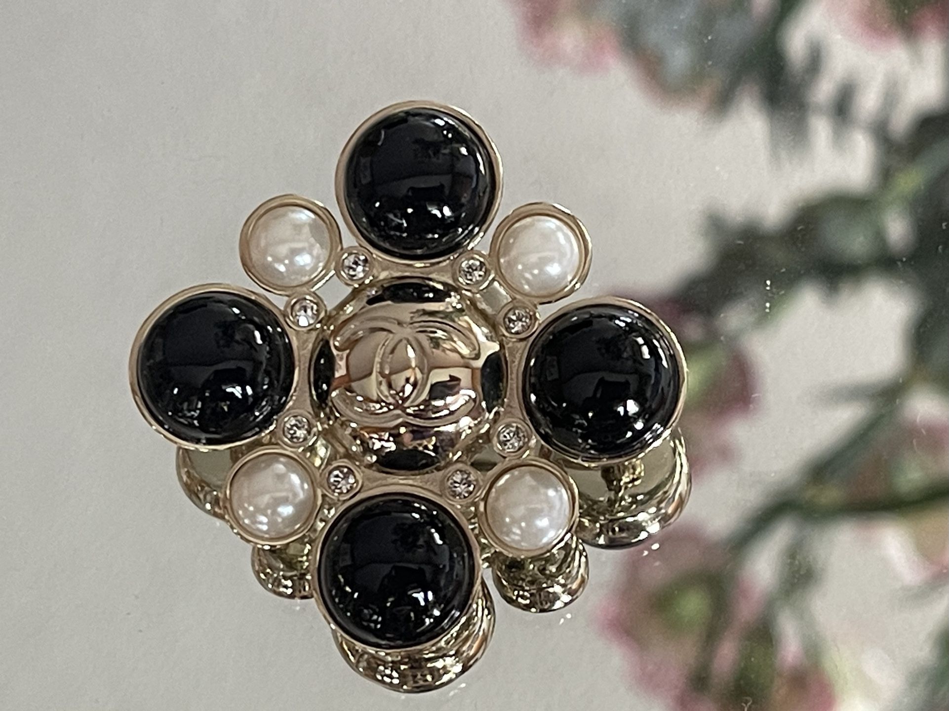 vintage chanel pearl brooch pin