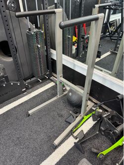 BODY SOLID DIP STAND