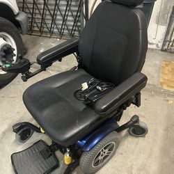 Jazzy power scooter / chair