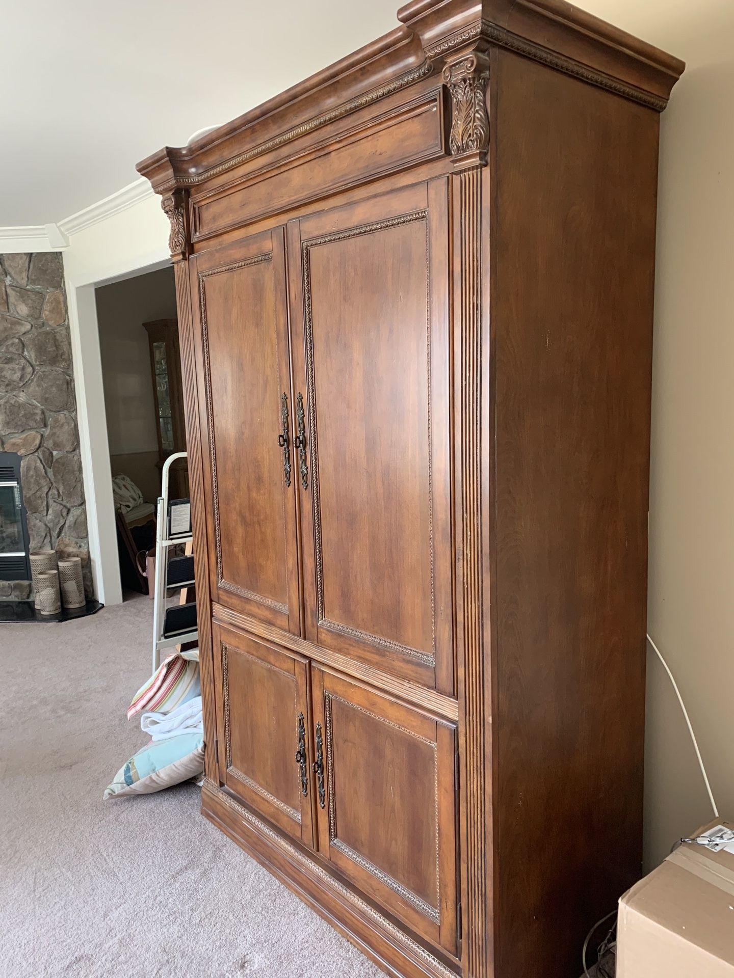 Free! Platypus TV Armoire