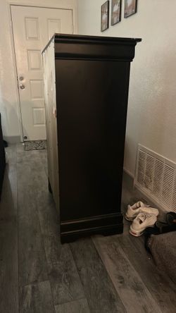 Free 5 drawer dressser