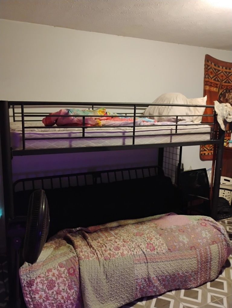 Twin Size Bunk Bed For Sale 150$