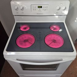 Great ✨️🔥🔆☆Frigidaire☆🔆🔥✨️White Ceramic Top Stove