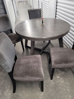 Table And Chairs 4