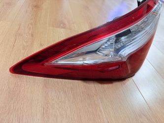 2016 Toyota Corolla Driver Side Tail Light OEM (LH)
