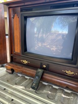 Vintage Mitsubishi 26" CRT TV (Model: CK-2689R)
