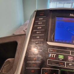 Nordic Track 40% Incline Treadmill 
