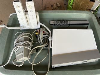 Nintendo Wii, Steering Wheels, Remotes, Games, balance Board 