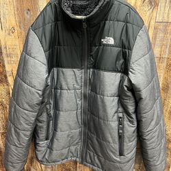 The North Face Reversible Sherpa Lined Winter Jacket Boys 18-20 Black Grey