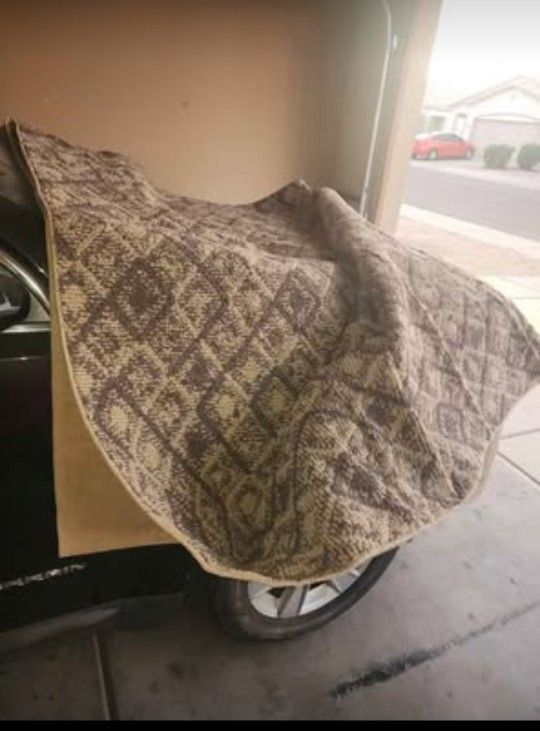 11 x 14 Grey & Cream Area Rug