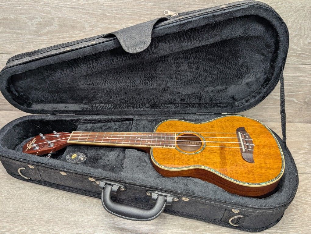Oscar Schmidt OU5 Concert Ukulele Koa w Case