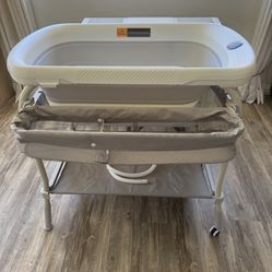Linor 2 and 1 Bathtub With Changing Table 