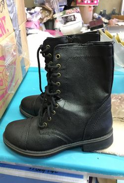 Female boots size 7 1/2