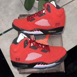 Jordan 5 Raging Bull Size 10.5 NEW 