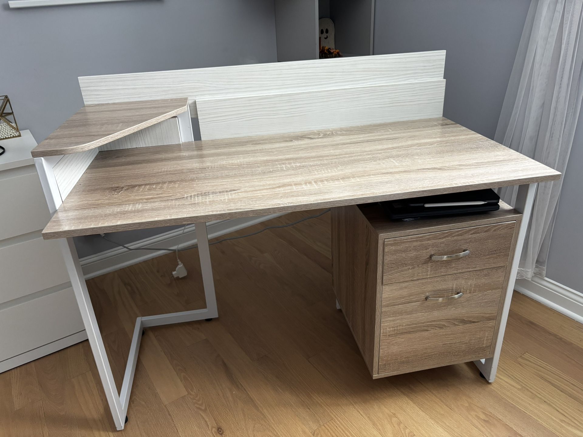 Modern Desk With Drawers
