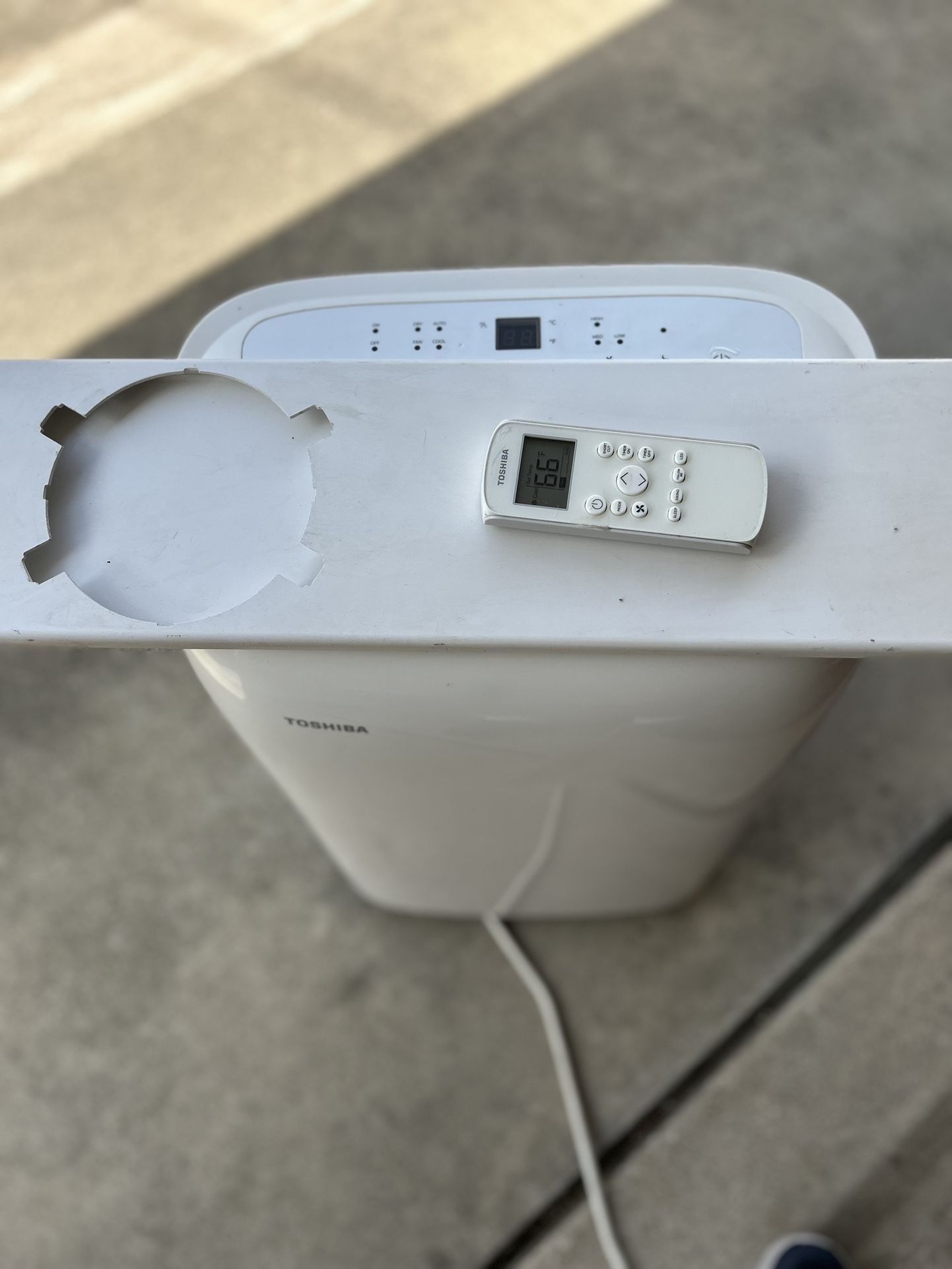 Toshiba 10,000 Btu Portable Air conditioner