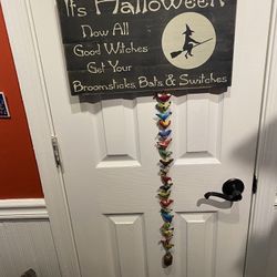 Halloween Fall Wood Witches Sign for Decoration