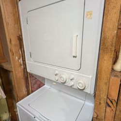 Maytag Stacked Washer Dryer Combo – Gas Dryer – Works Great