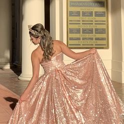 Gorgeous Shimmer Rose Gold Quinceañera Dress $300 OBO 