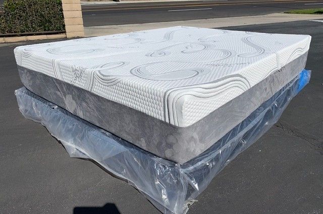 Queen Organic Cool Gel Memory Foam!!