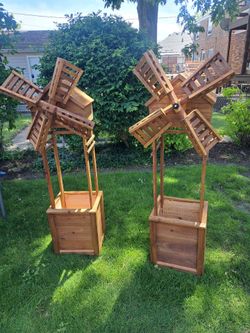 Cedarjim's custom made planter and backyayard!rd decor