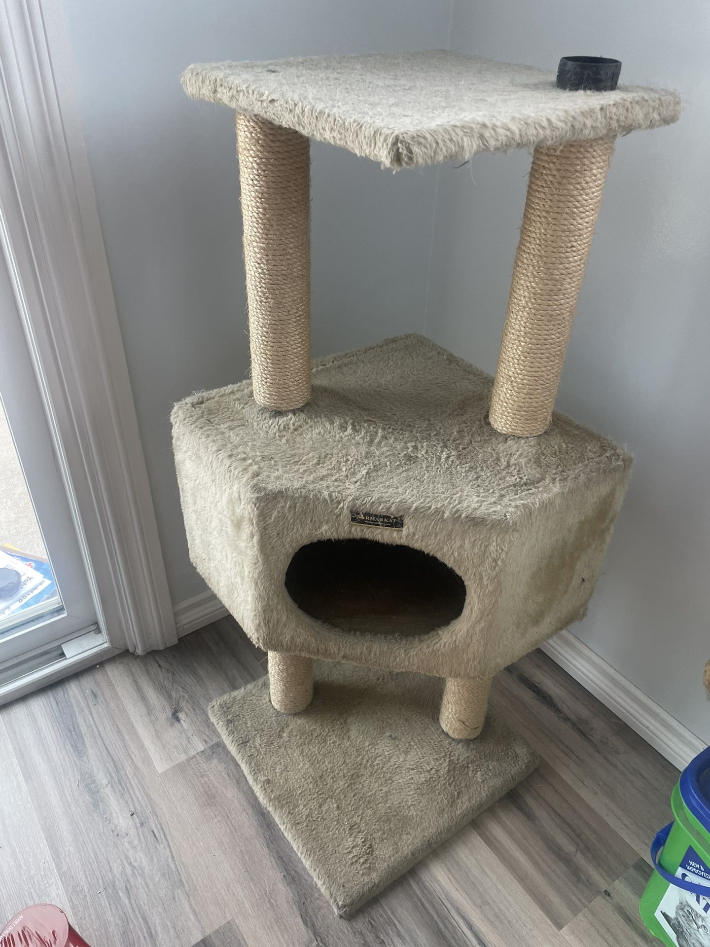 Cat Scratching Post