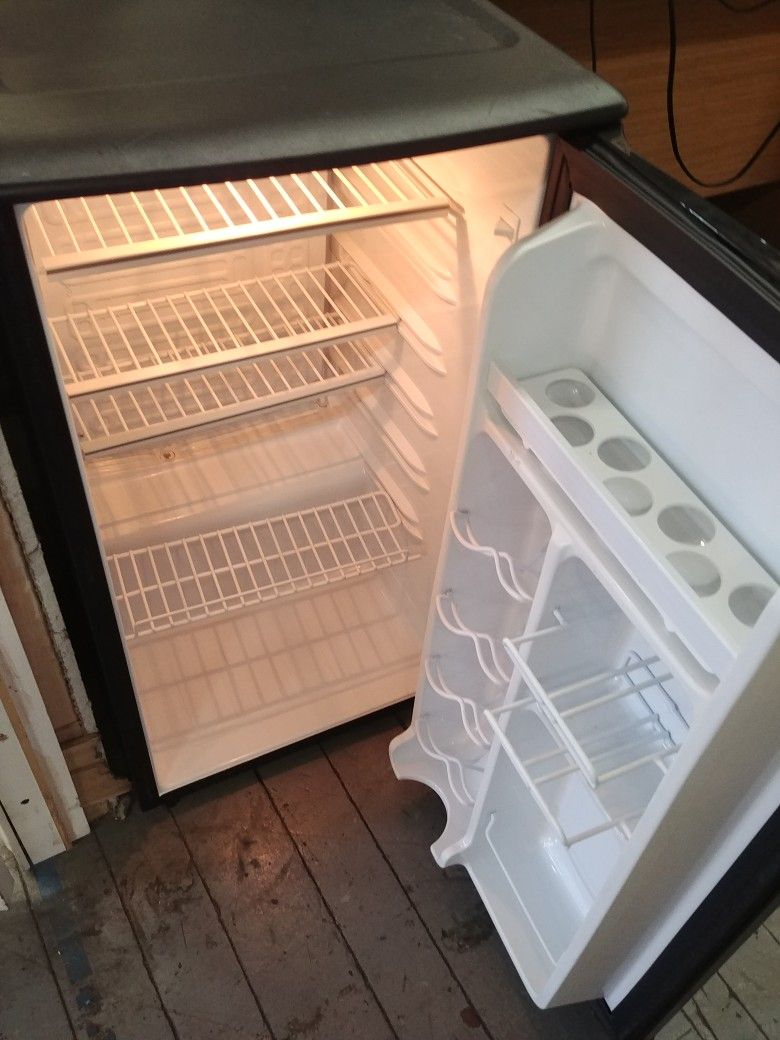New Mini Fridge in Excellent working Condition