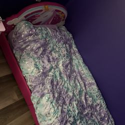 Delta Unicorn Twin Bed 