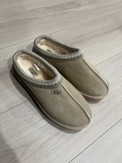 UGG Women’s Size 7 New. $75