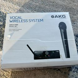 AKG by Harman Wireless Vocal System WMS40 Mini – Open Box, Unused