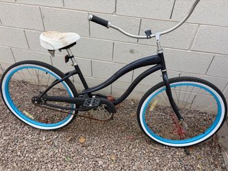 Women’s beach cruiser bike