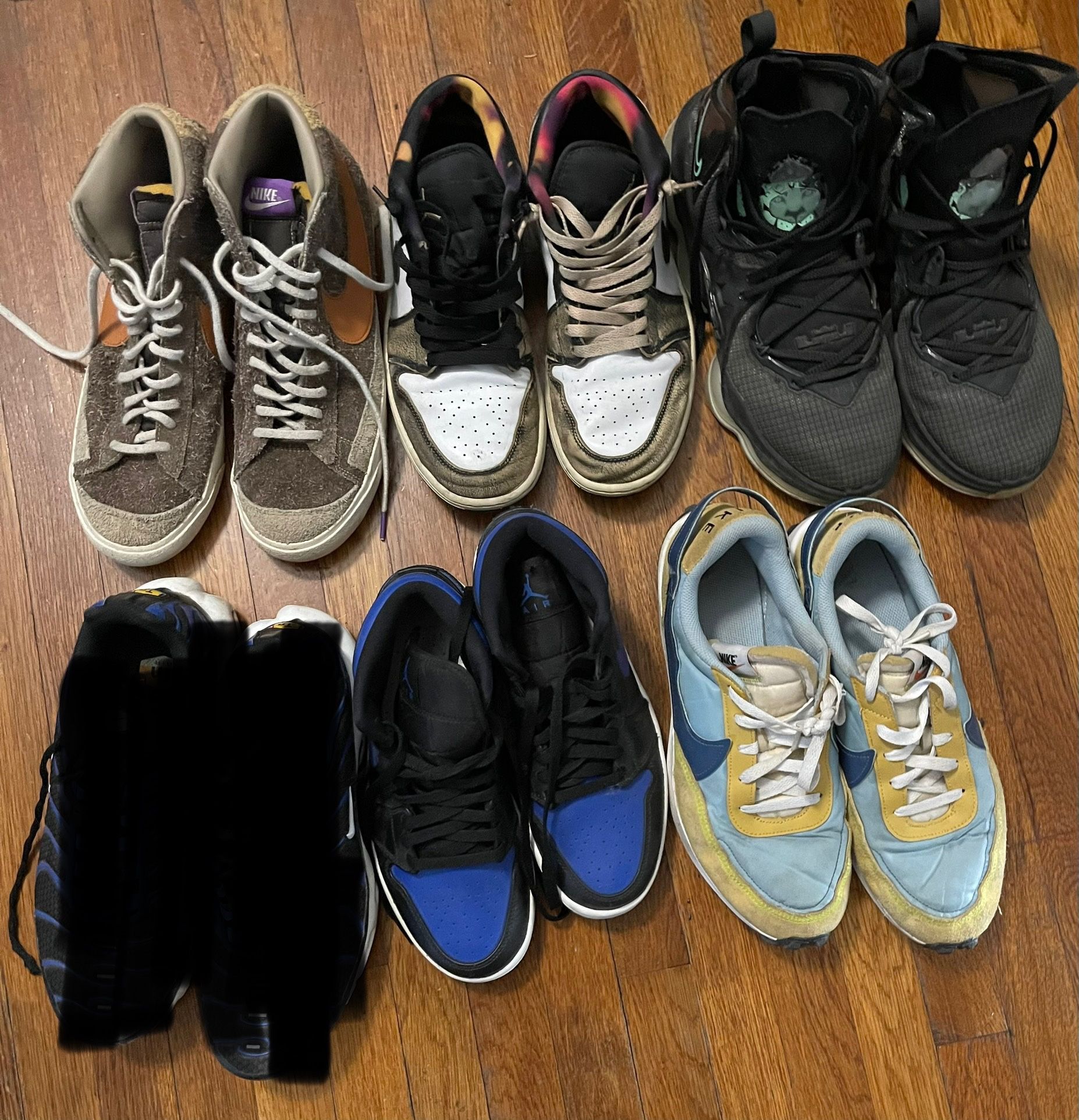 Nike (lightly Used) Shoes 10.5, 10, 9. (page 1)