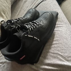 black supreme airforces