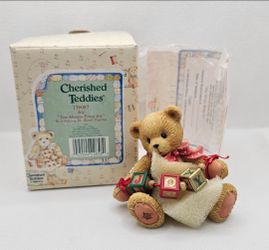 New Cherished Teddies Bear JOY Figurine blocks holiday CHRISTMAS season holiday 

MIN CONDITION,  STORED IN THE BOX, COMES WITH ORIGINAL PACKAGING
JOY